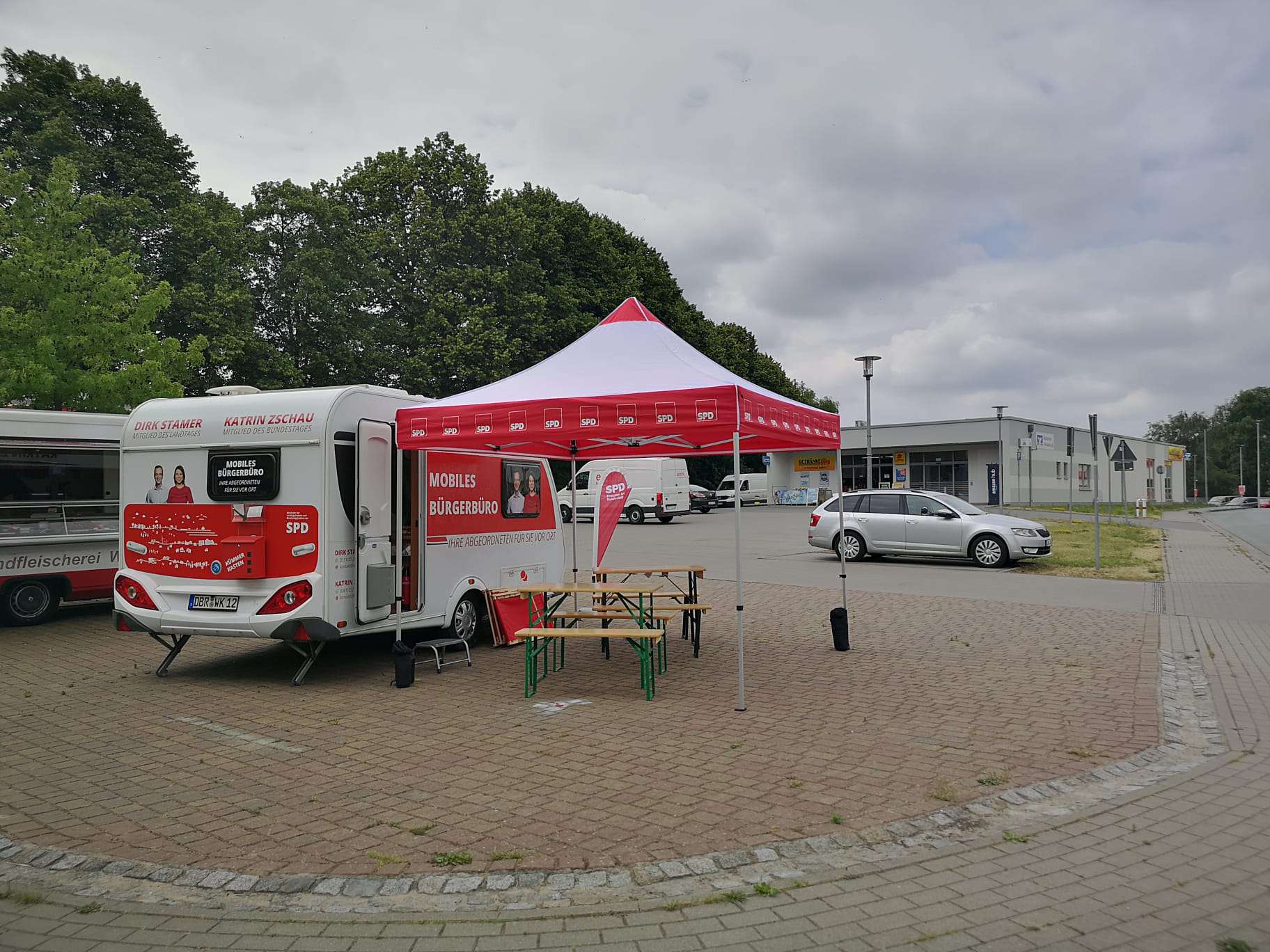 Katrin Zschau vor Ort in Dummerstorf