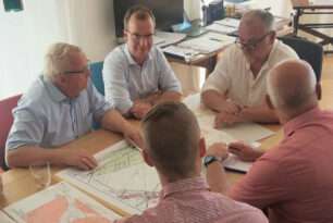 Besuch des Landwirtschaftsministers in Volkenshagen: Bürgermeister treibt Energiewende voran